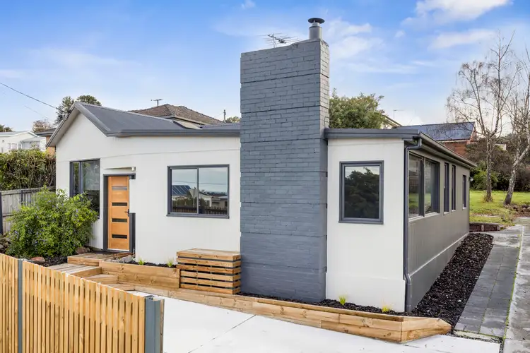 1/233 Roslyn Avenue, Blackmans Bay TAS 7052