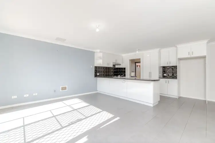 Sixth view of Homely house listing, 2/3 L'Aquila Circle, Beeliar WA 6164