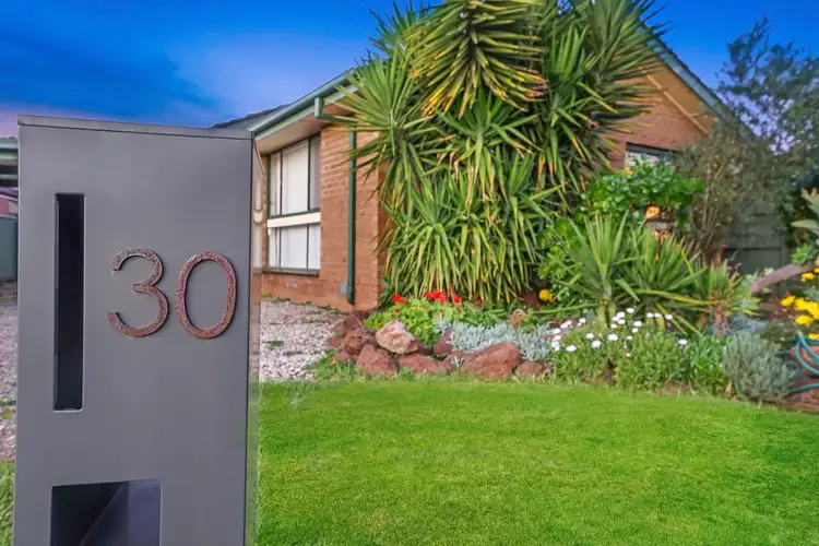 30 Smeaton Avenue, Hoppers Crossing VIC 3029