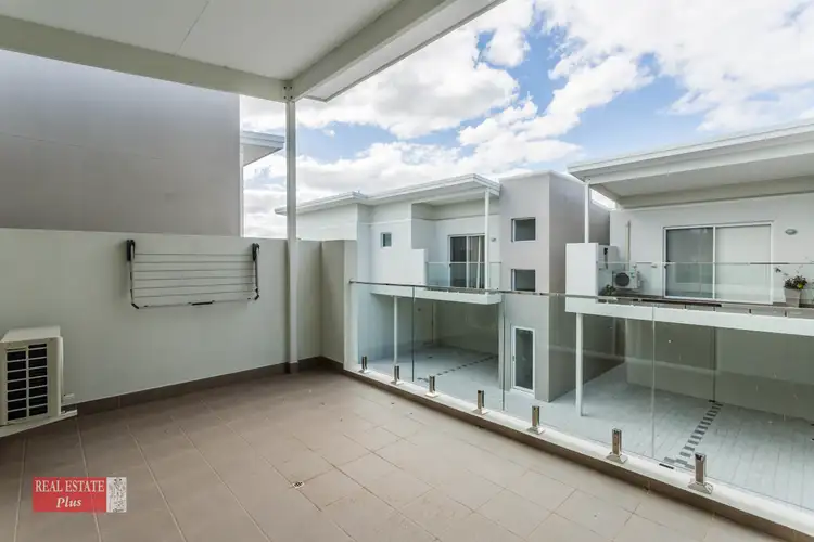 7/24 Aquaviva Circle, Viveash WA 6056