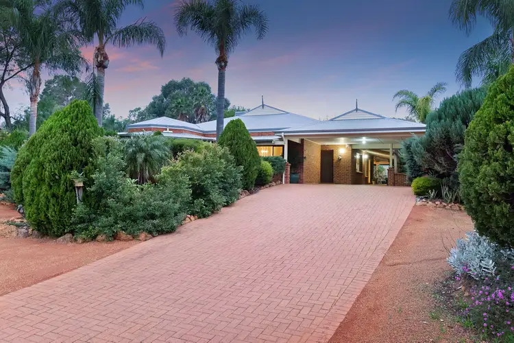 1 Luhrs Court, Mundaring WA 6073