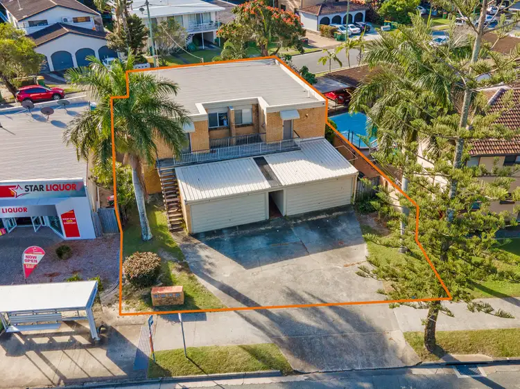 33 Thomas Drive, Chevron Island QLD 4217