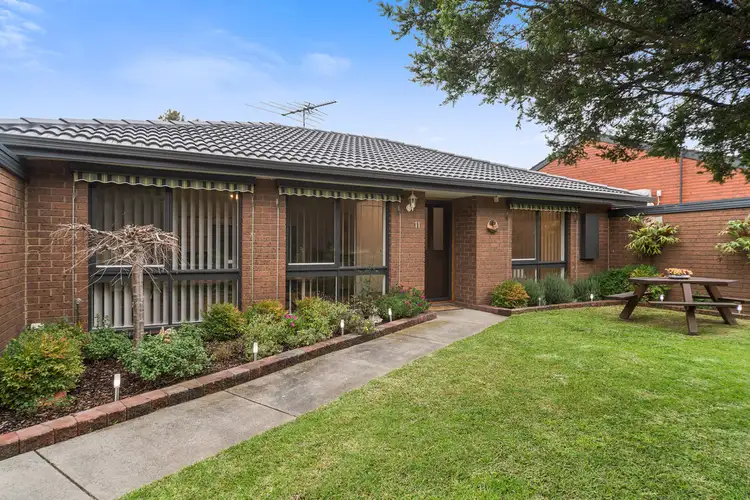 11 Pace Crescent, Chelsea VIC 3196