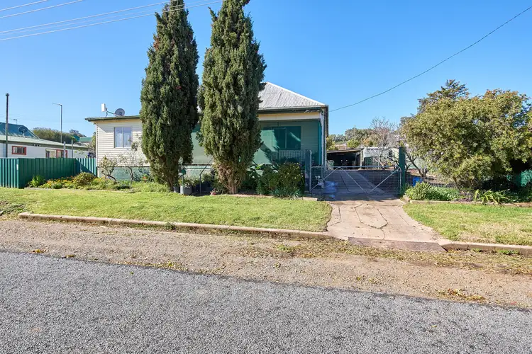 28 Goulburn Street, Junee NSW 2663