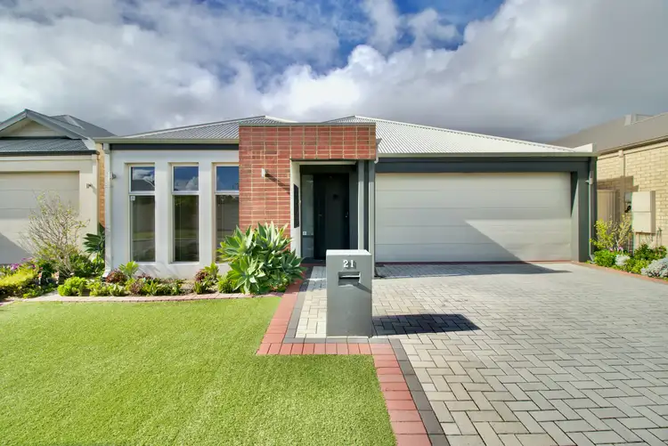 Seventh view of Homely house listing, 21 Coniston Bend, Waikiki WA 6169