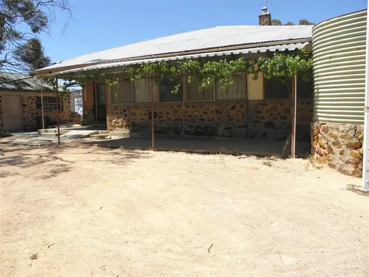 Old Sturt Highway - Wilabalangaloo Homestead