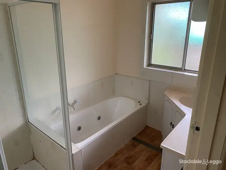 Fifth view of Homely house listing, 33 Rosalind Street, Mooroopna VIC 3629