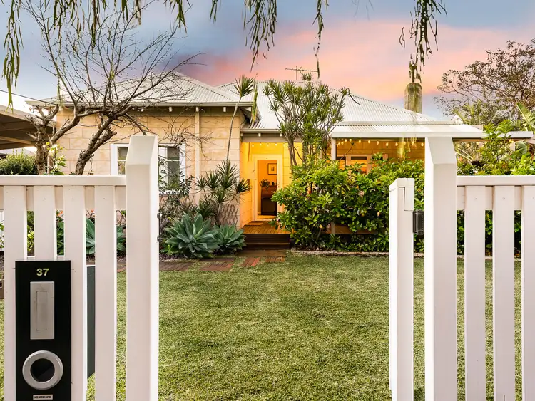 37 Cleopatra Street, Palmyra WA 6157