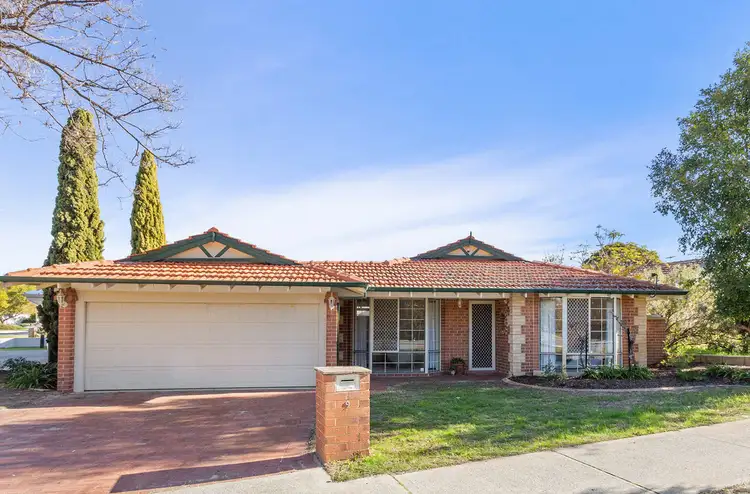 9 Goss Avenue, Manning WA 6152