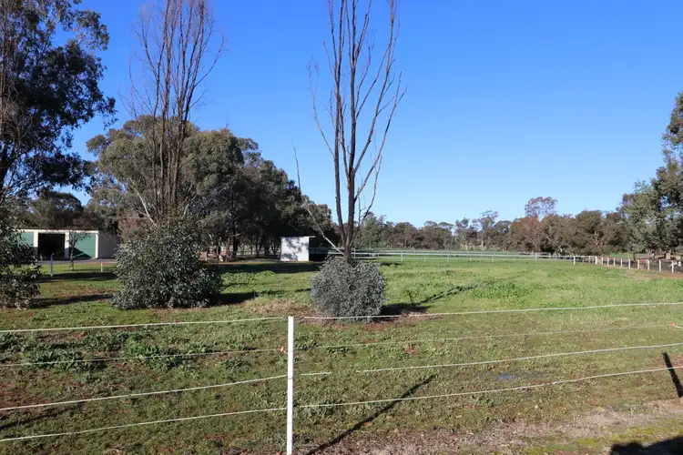2 Killarney Street, Temora NSW 2666