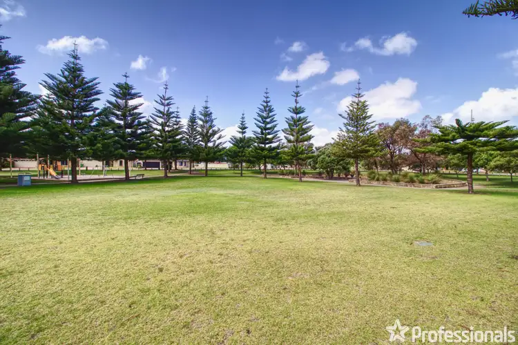 Second view of Homely house listing, 10 Madras Crescent, Port Kennedy WA 6172