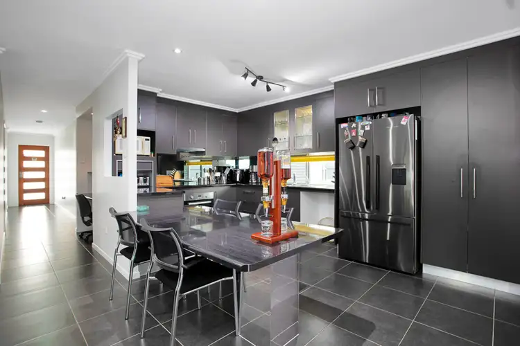 8 Huron Crescent, Andergrove QLD 4740