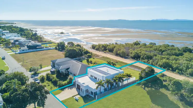 8 Waterview Drive, Bushland Beach QLD 4818