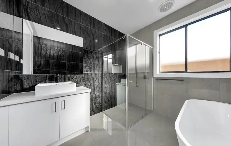 Seventh view of Homely house listing, 5 Tierra Circuit, Wollert VIC 3750