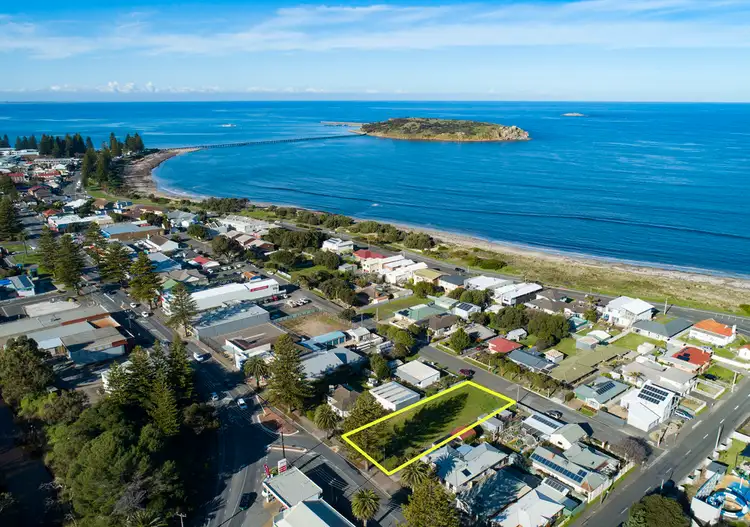 104 Victoria St, Victor Harbor SA 5211