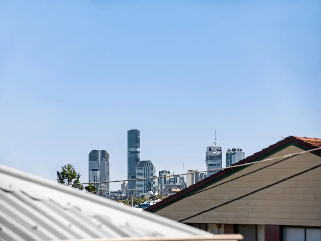 Main view of Homely unit listing, 1/25 Pine Street, Bulimba QLD 4171