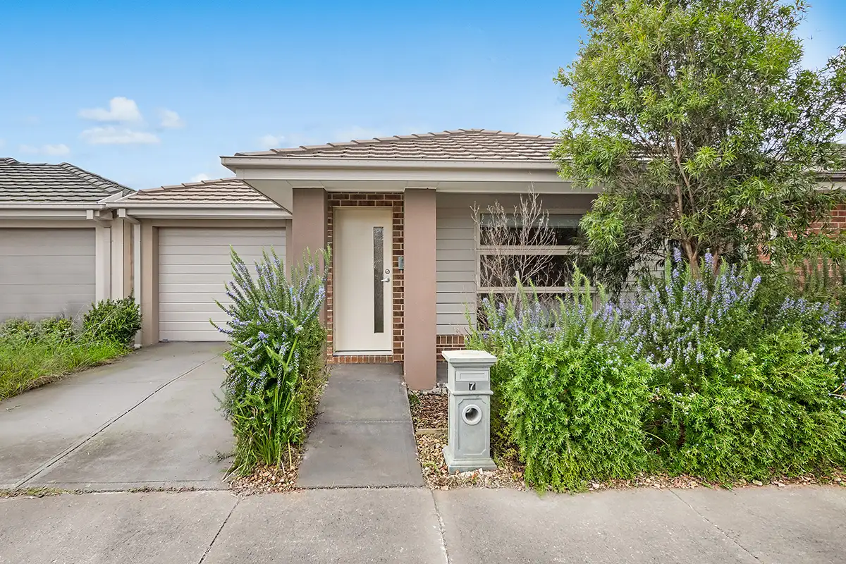 Main view of Homely house listing, 7 Hestia Avenue, Cranbourne West VIC 3977