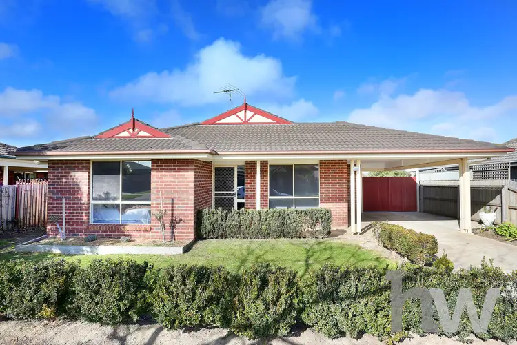 25 Paramount Crescent, St Albans Park VIC 3219