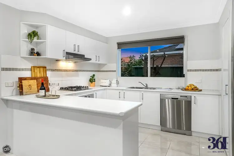 9 LEWIS AVENUE, Burnside VIC 3023