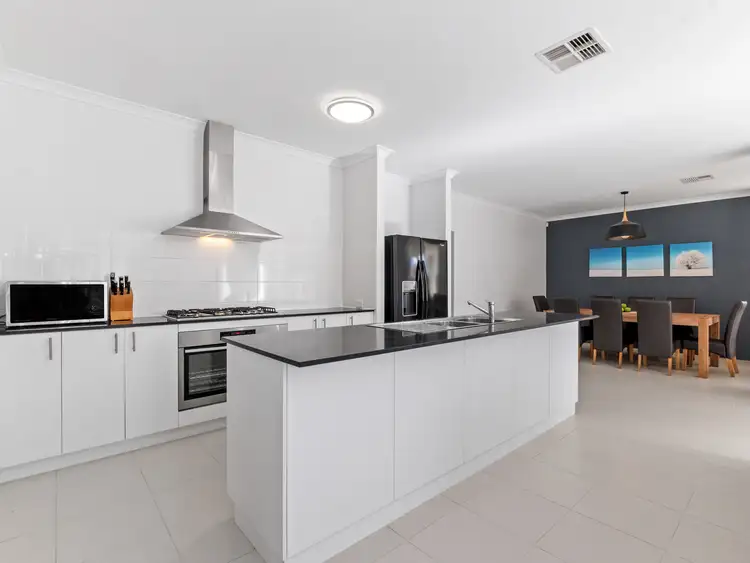 17 Kalbarri Pass, Jane Brook WA 6056