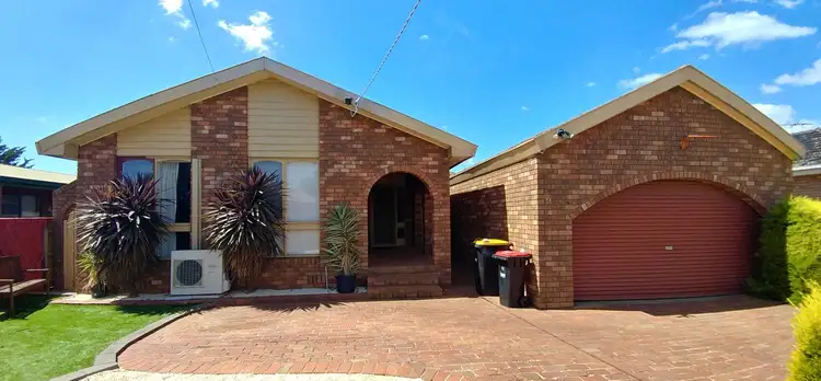 14 Westcott Parade, Rockbank VIC 3335