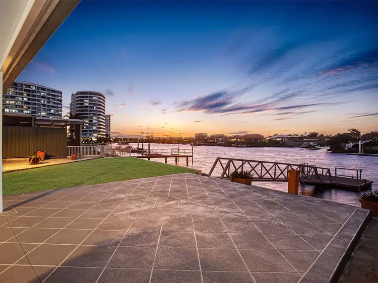 5 Willow Street, Biggera Waters QLD 4216