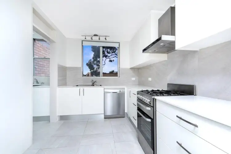 5/2 Bortfield Drive