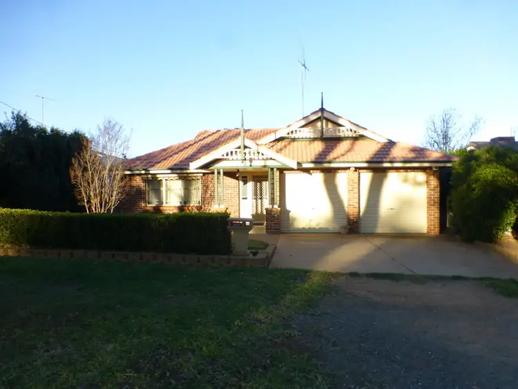 7 Thornbury Street, Parkes NSW 2870