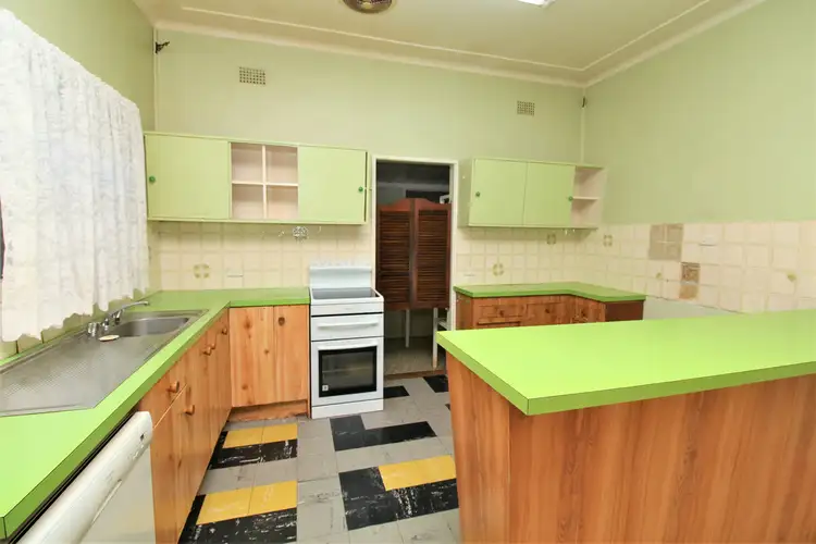 Fifth view of Homely house listing, 2 Lawson Crescent, Griffith NSW 2680