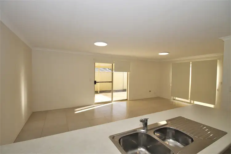 Fifth view of Homely unit listing, 24/2 Heavenly Court, Australind WA 6233