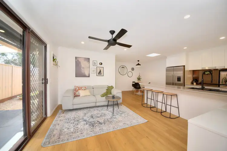 2/43 Morinda Way, Labrador QLD 4215