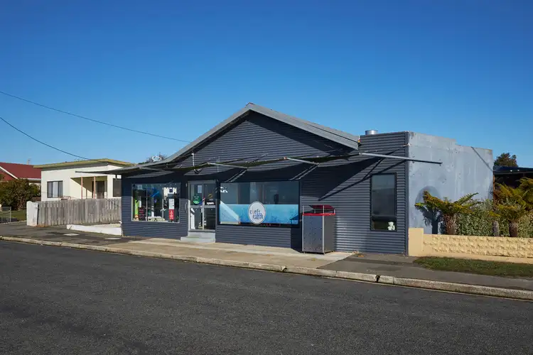 9 Esplanade, Beauty Point TAS 7270