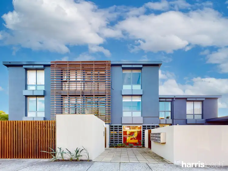 2 Goathlands Street
