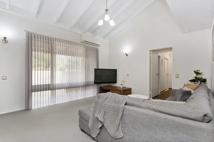 1/54 Saunders Street, Como WA 6152