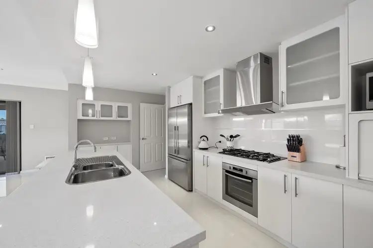 6 Perivale Close, Kingsley WA 6026
