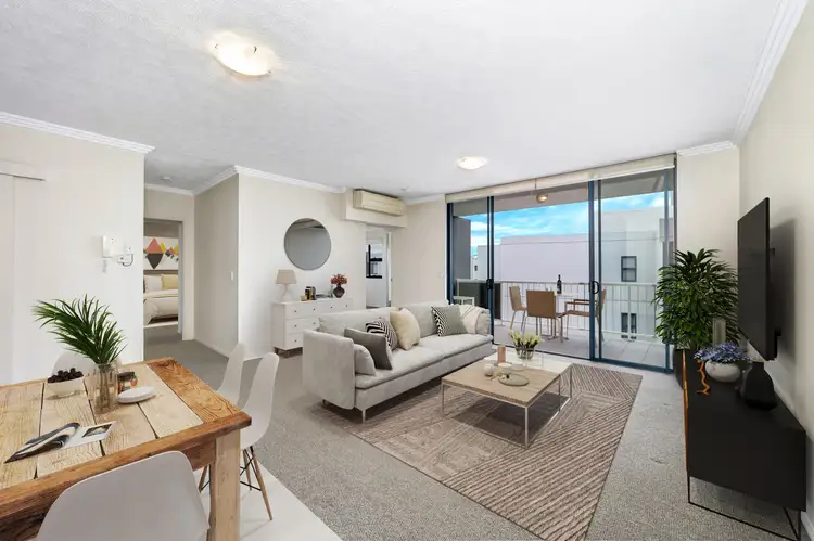 369/803 Stanley Street