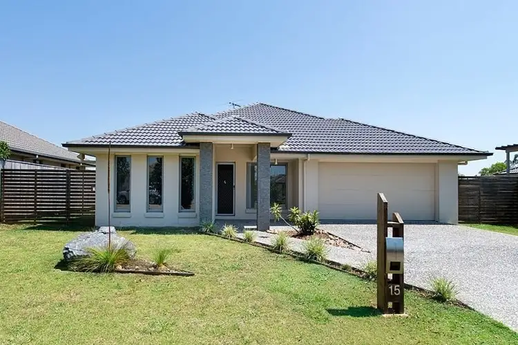 15 Paperbark Circuit