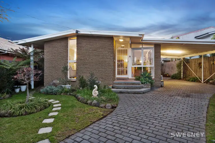 5 Moore Court, Seaholme VIC 3018