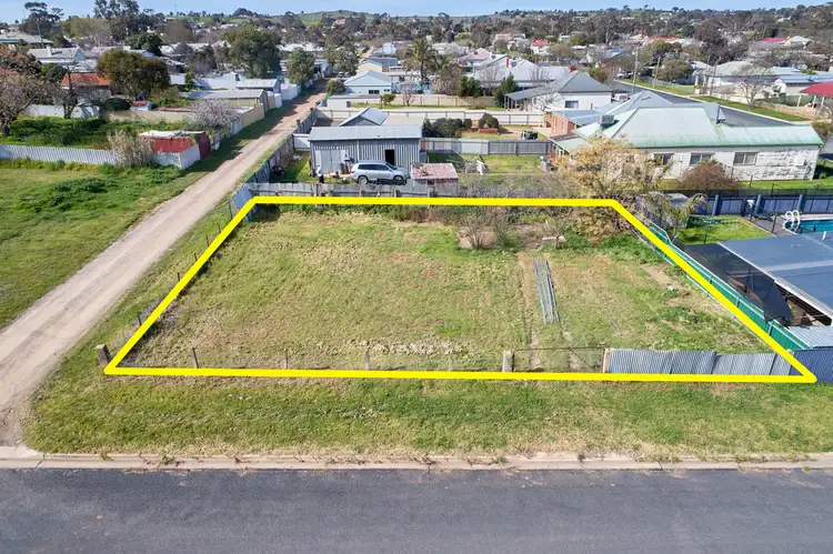 11 Duke Street, Junee NSW 2663