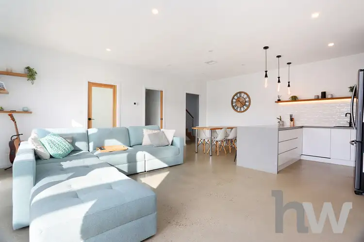 2/23 Glover Street, Newcomb VIC 3219