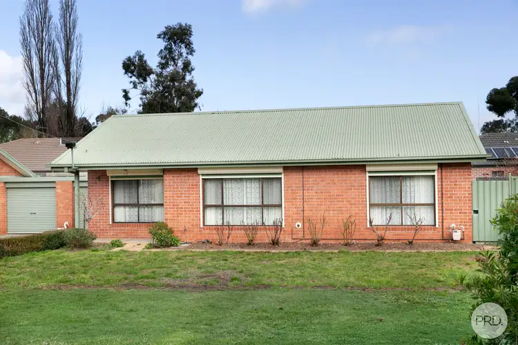 2/15 Castlemaine Road, Creswick VIC 3363