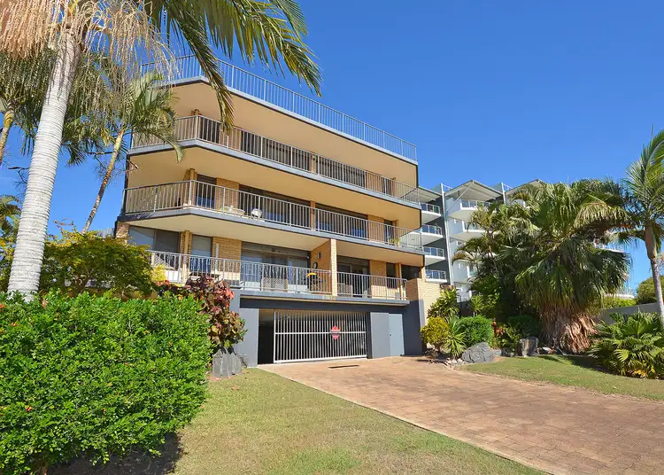 2/242 Esplanade, Pialba QLD 4655