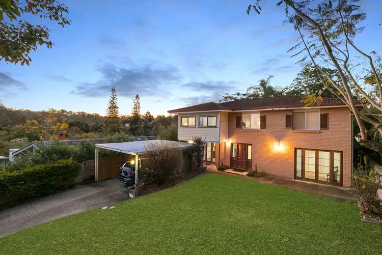 4 Eaglie, Chapel Hill QLD 4069