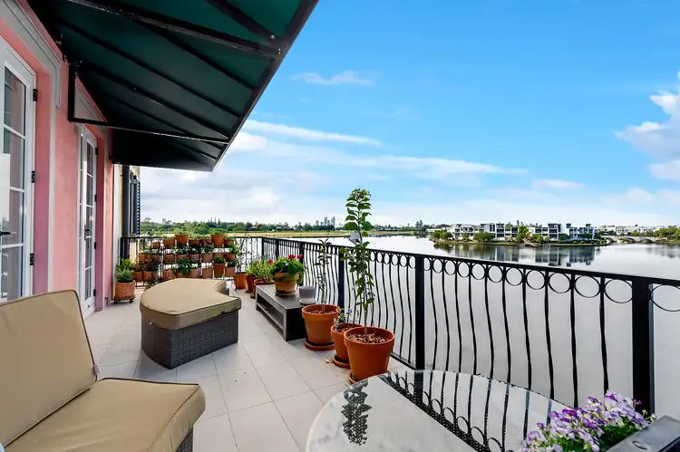 16/3030 The Boulevard, Carrara QLD 4211