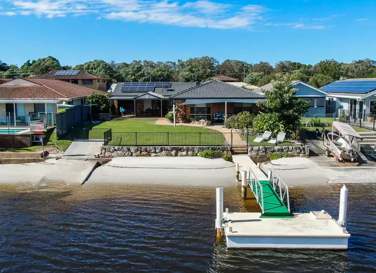 7 BINNACLE COURT, Yamba NSW 2464