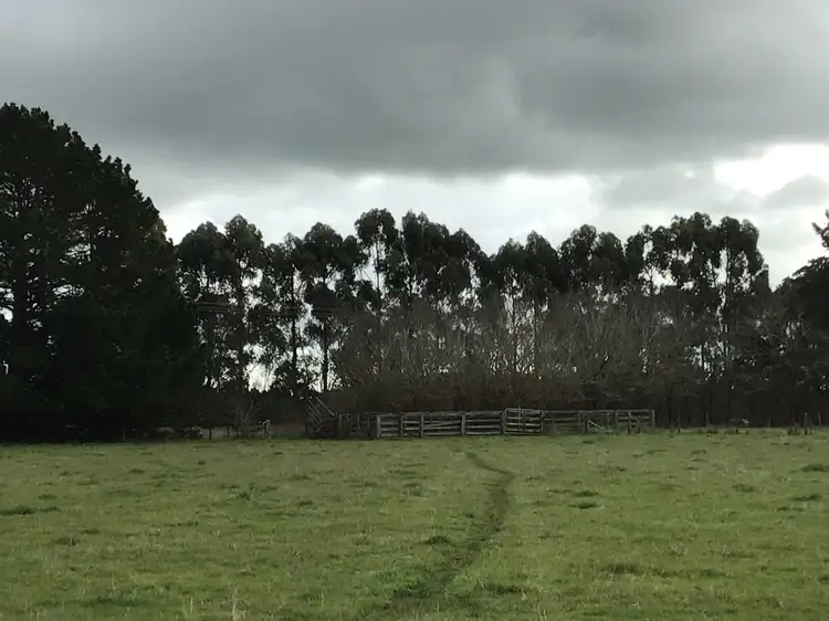 - Port Fairy Rd, Hamilton VIC 3300