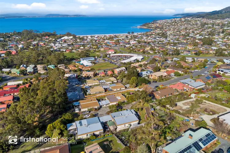 1/32 Pearl Place, Blackmans Bay TAS 7052