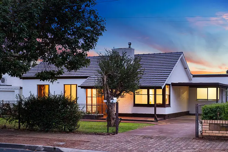 9 Neville Avenue, Clarence Gardens SA 5039