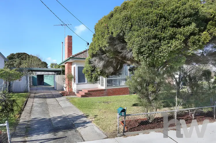 8 Robertson Street, Thomson VIC 3219