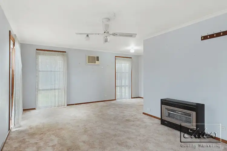 Second view of Homely house listing, 5 Meggs Court, California Gully VIC 3556